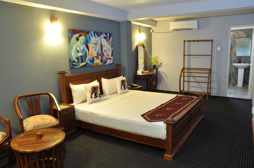 Hotel Tinaya Dambulla Extérieur photo